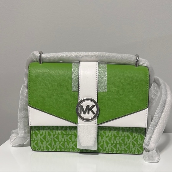 Michael Kors Green NWT crossbody - Picture 1 of 8
